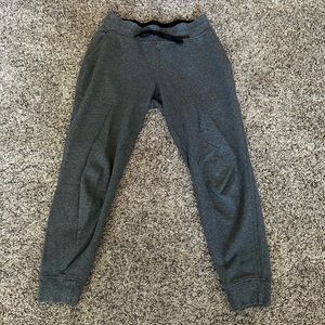 Lululemon womens joggers size 6